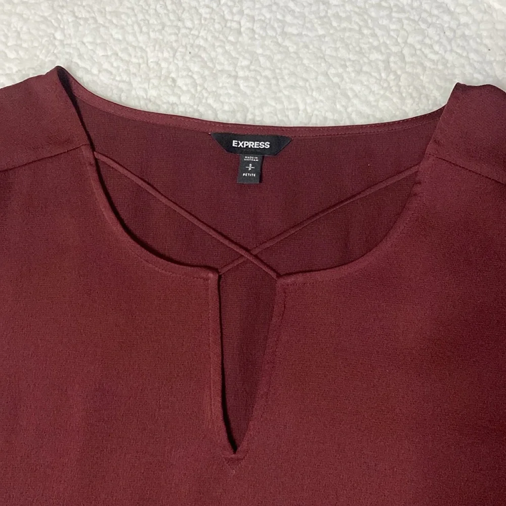 Express Cross Front Keyhole Blouse - Picture 3 of 5